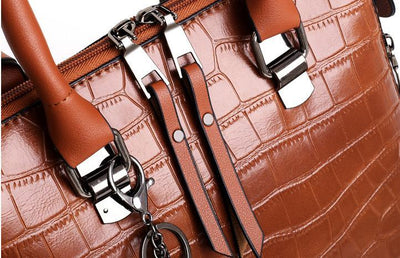 Valentina® | SET TASCHEN VAN HANDGEVEREID LEDER MET 4 DELEN
