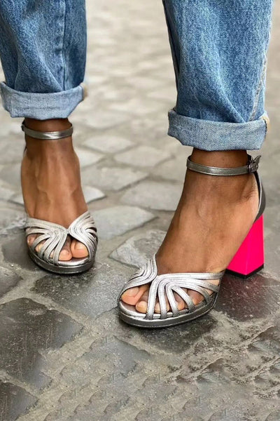 Naelle™ | Glanzende Sandalen met Dikke Zool en Elegante Gesp