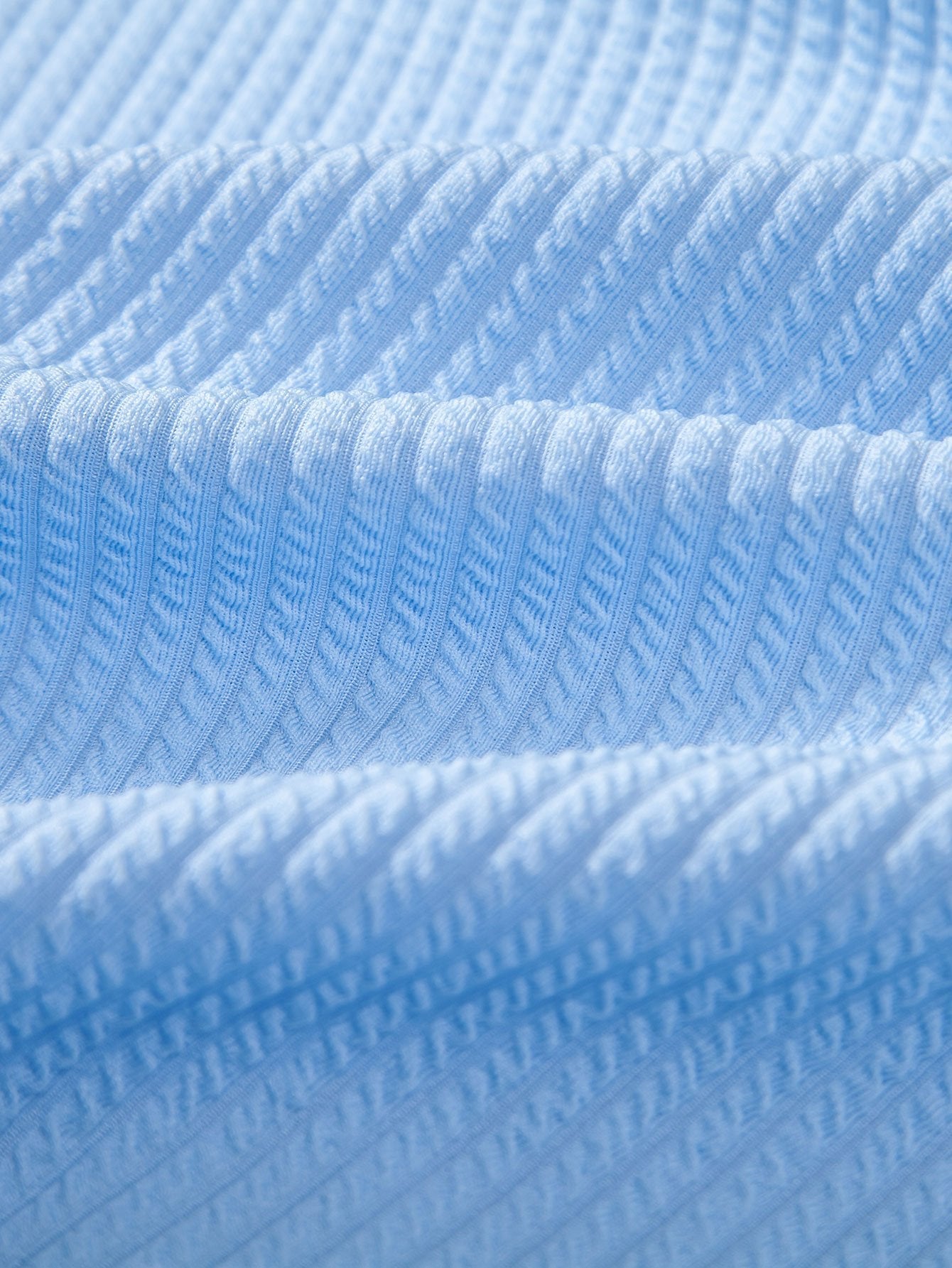 Overhemd en korte broek met nerveuze knoop